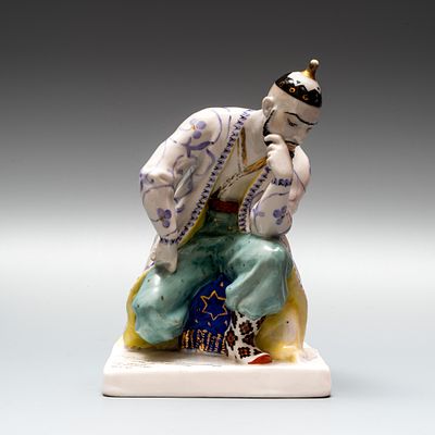 Скульптура «Хан Гирей». ЛФЗ, 1960 год. 
Фарфор, надглазурная роспись. 
Автор модели: А. А. 