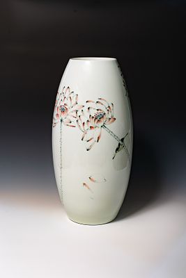 Большая авторская ваза «Цветы лотоса и зимородок». Мастер: Сюй Бин (1976 г/р). 
Китай, 2020 