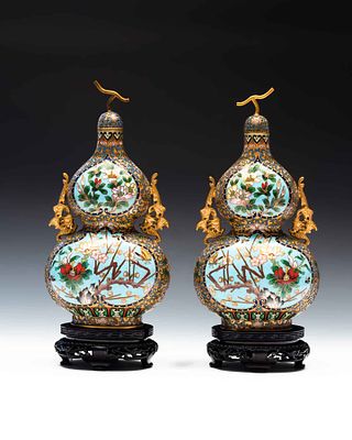 Восхитительные парные вазы в форме двойной тыквы. Китай, середина 20 века. 
Металл, формовка 