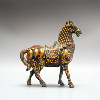 Фигура "Конь". Китай, конец 20 века. 
Металл, роспись красками. 
Высота: 29 см. 
