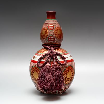 Ваза &laquo;Волшебная тыква&raquo;. Япония, середина – вторая половина XX века. 
Фарфор, надглазурная 