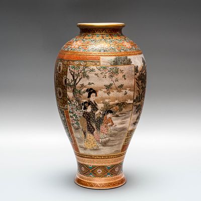 Авторская ваза &laquo;Красавица и воин&raquo;. Мастер: Тэрасияма. 
Япония, 1890-1900-e годы. 
Фарфор 