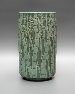 Авторская ваза &laquo;Березовая роща&raquo;. Мастер: Пак Бёнгхо. 
Корея, 2020-е годы. 
Фарфор, формовка 