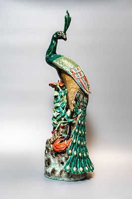 Большая скульптура &laquo;Павлин&raquo;. Китай, период Гуансюй (1875-1908). 
Фаянс, полихромные эмали 