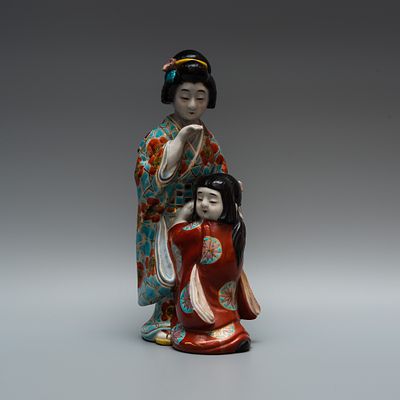 Декоративная скульптура (окимоно) &laquo;Юные красавицы&raquo;. Япония, 1890-1910-e годы (период Мэйдзи 