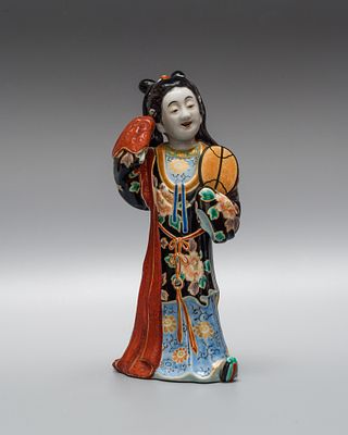 Нарядная фигура &laquo;Танцовщица с веером". Япония, период Тайс&euml; (1912-1926). 
Фарфор, скульптурная 