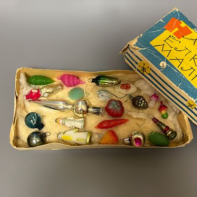 Набор мини игрушек &laquo;Малютка&raquo;. 28 шт. в коробке 
СССР, 1980е годы. 
Стекло, роспись + 