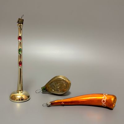 Елочные игрушки &laquo;Музыкальные инструменты&raquo;. 3 шт 
СССР, Германия, 1950е годы. 
Стекло, роспись. 