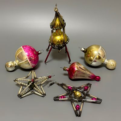 Елочные игрушки &laquo;Спутник, воздушные шары, парашют, звезды&raquo;. 6 шт 
СССР, 1950е годы. 
Стекло 