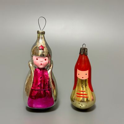 Елочные игрушки &laquo;Красноармейцы&raquo;. 2 шт 
СССР, 1950е годы. 
Стекло, роспись. 
Состояние: следы 