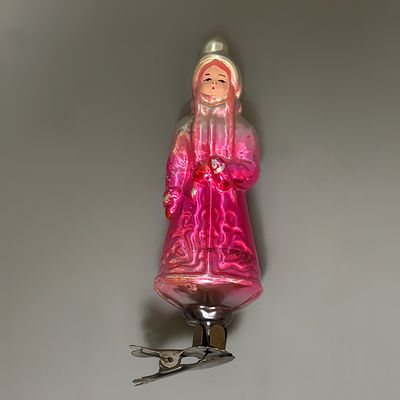 Елочная игрушка &laquo;Снегурочка&raquo;. СССР, 1950-1960е годы. 
Стекло, роспись. 
Состояние: следы 