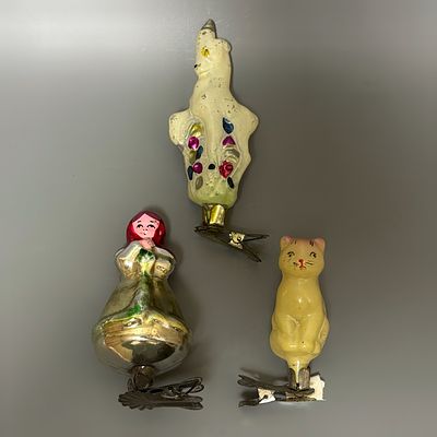 Елочные игрушки из набора &laquo;Серебряное копытце&raquo;. СССР, 1950е годы. 
Стекло, роспись. 
Состояние: 