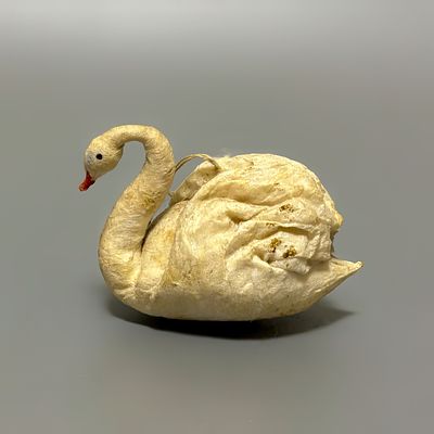 Ватная елочная игрушка &laquo;Лебедь&raquo;. СССР, 1950е годы. 
Состояние: следы времени.