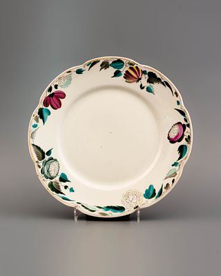 Тарелка с цветочным декором, роспись Фризе по рисунку Чехонина. НГФ, Волхов, 1924 год. 
Фарфор 