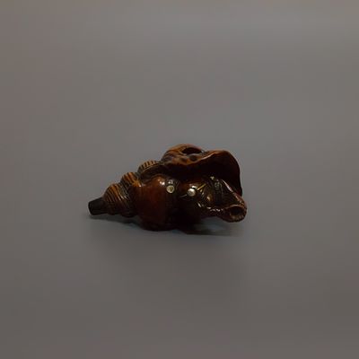 Нэцкэ &laquo;Ямабуси&raquo;. Япония, конец 18 - начало19 века. 
Дерево, резьба, инкрустация. 
Высота: 5,5 