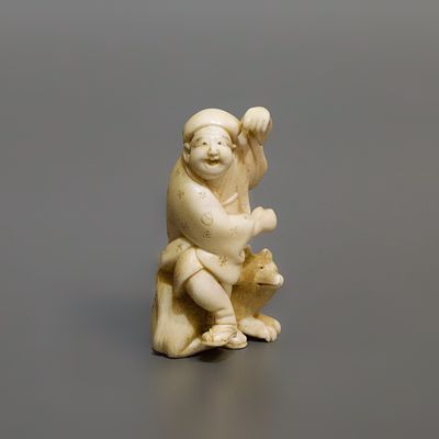 Нэцкэ &laquo;Танщующий&raquo;. Япония, 19 век. 
Кость, резьба. 
Высота: 4,5 см. 
Состояние: 