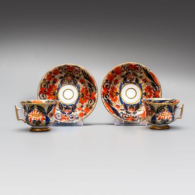 ДВЕ КОФЕЙНЫЕ ПАРЫ С РОСПИСЬЮ В СТИЛЕ ИМАРИ. Богемия, 1846-1857е годы. 
Фарфор, надглазурная 