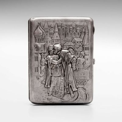 Портсигар &laquo;Поцелуй боярина&raquo;. Серебро, золочение внутри. 
Клейма: 84, А3 
Вес: 225 гр. 
