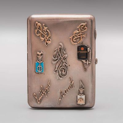 Портсигар с накладками с обеих сторон. Серебро, золочение внутри. 
Клейма: 84 голова в 