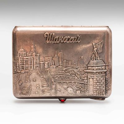 Портсигар &laquo;Шанхай&raquo;. Серебро, золочение внутри. 
Клейма: SILVA 900 
Вес: 160 гр. 
