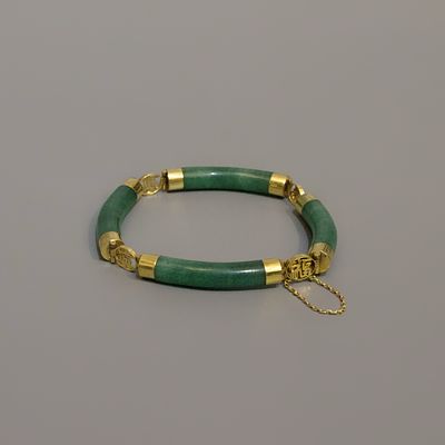 Элегантный браслет с нефритом и золотыми иероглифами &laquo;Богатство, Счастье, Благополучие&raquo;. Китай 
