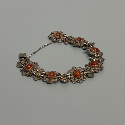 Изысканный серебряный браслет с сердоликом. Европа, 20 век. 
Серебро, филигрань, 7 вставок: 