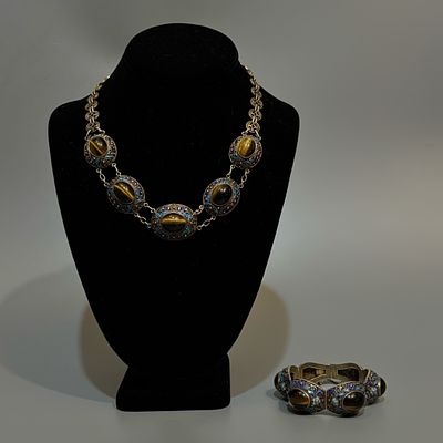 Изысканный гарнитур: колье и браслет с эмалью и вставками "тигровый глаз". КОЛЬЕ с эмалью и 