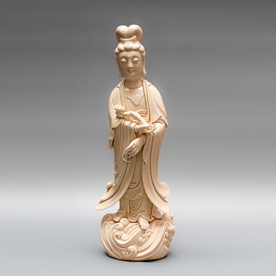 Скульптура &laquo;Гуаньинь на волнах&raquo;. Мастерские Дэхуа. 
Китай, середина ХХ века. 
Фарфор, формовка 