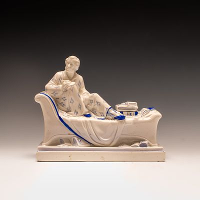 Чернильница-скульптура &laquo;А. С. Пушкин за работой&raquo;. СССР, ЛФЗ, 1937-1939 гг. 
Фарфор, лепка 