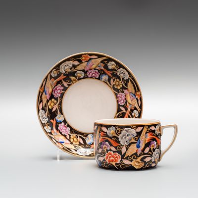 Чайная пара &laquo;Птицы среди цветов&raquo;. Россия, Вербилки, 1940-1954 гг. 
Фарфор, роспись, позолота. 