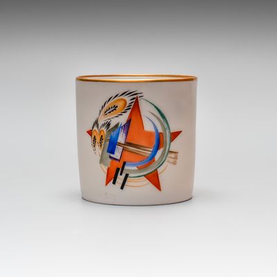 Чашка с советской символикой &laquo;СЕРП, МОЛОТ, ЗВЕЗДА&raquo;. СССР, 1920-1930-е годы. 
Фарфор 