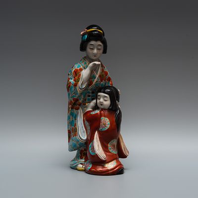 Декоративная скульптура (окимоно) &laquo;Юные красавицы&raquo;. Япония, 1890-1910-e годы (период Мэйдзи 