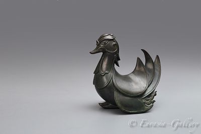 Скульптура "Утка-мандаринка". Мастер: Мотонобу. 
Япония, 1920-1940-е годы. 
Металл, лить&euml; 