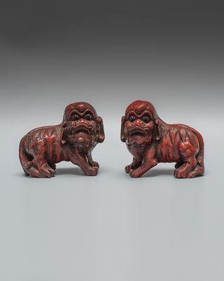 Парные фигурки хэчи. Корея, 1930-1940-е годы. 
Дерево, левкас, резьба, тонировка. 
Высота: 12 