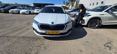 סקודה אוקטביה מודל 2021. 90,802 ק"מ