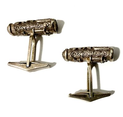 Rare udaica Silver Sterling cuff links. Lovely miniature of a Mezuzah. One of them has a bump. 