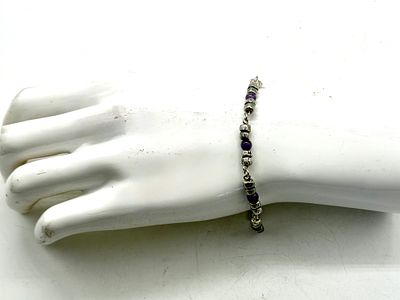 צמיד כסף 925 עם חרוזי אמטיסט טבעיים – 17 גרם – אורך 16 ס”מ. צמיד אלגנטי עשוי כסף סטרלינג 925 