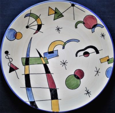 Joan Mir&ograve; (1893-1983). "senza titolo", piatto in ceramica dipinta, cm 27x27x2.5, non firmato 