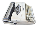Underwood 18 Typewriter Vintage. Underwood 18 Typewriter - Vintage Manual Portable Typewriter | Image - 4