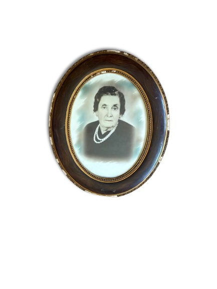 Oval Frame. Oval plaster frame with photo outline in Pau Santo (jacaranda) for wall application. 