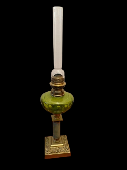 Oil Lamp. Bronze 
relief decoration, glass tank and globe, marble detail. 
French. 
century. XIX 