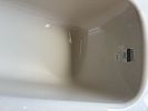 Bathtub Roca brand. Beige bathtub from Roca without handles.Image - 3
