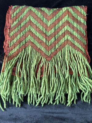 Scarf in polyester, wool and silk. Signs of use.