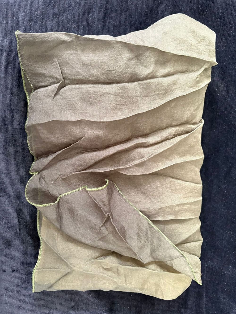 Scarf. Polyester scarf. Signs of use. 
.