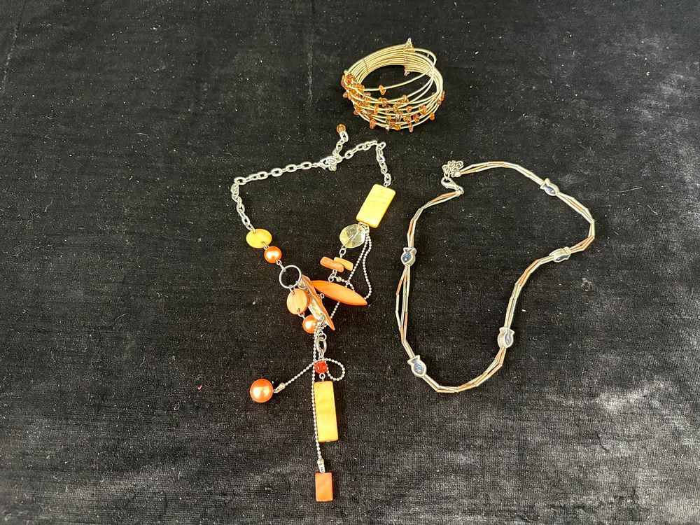 Set of 2 necklaces and a Vintage Bracelet. Set consisting of 2 necklaces and a vintage bracelet. 