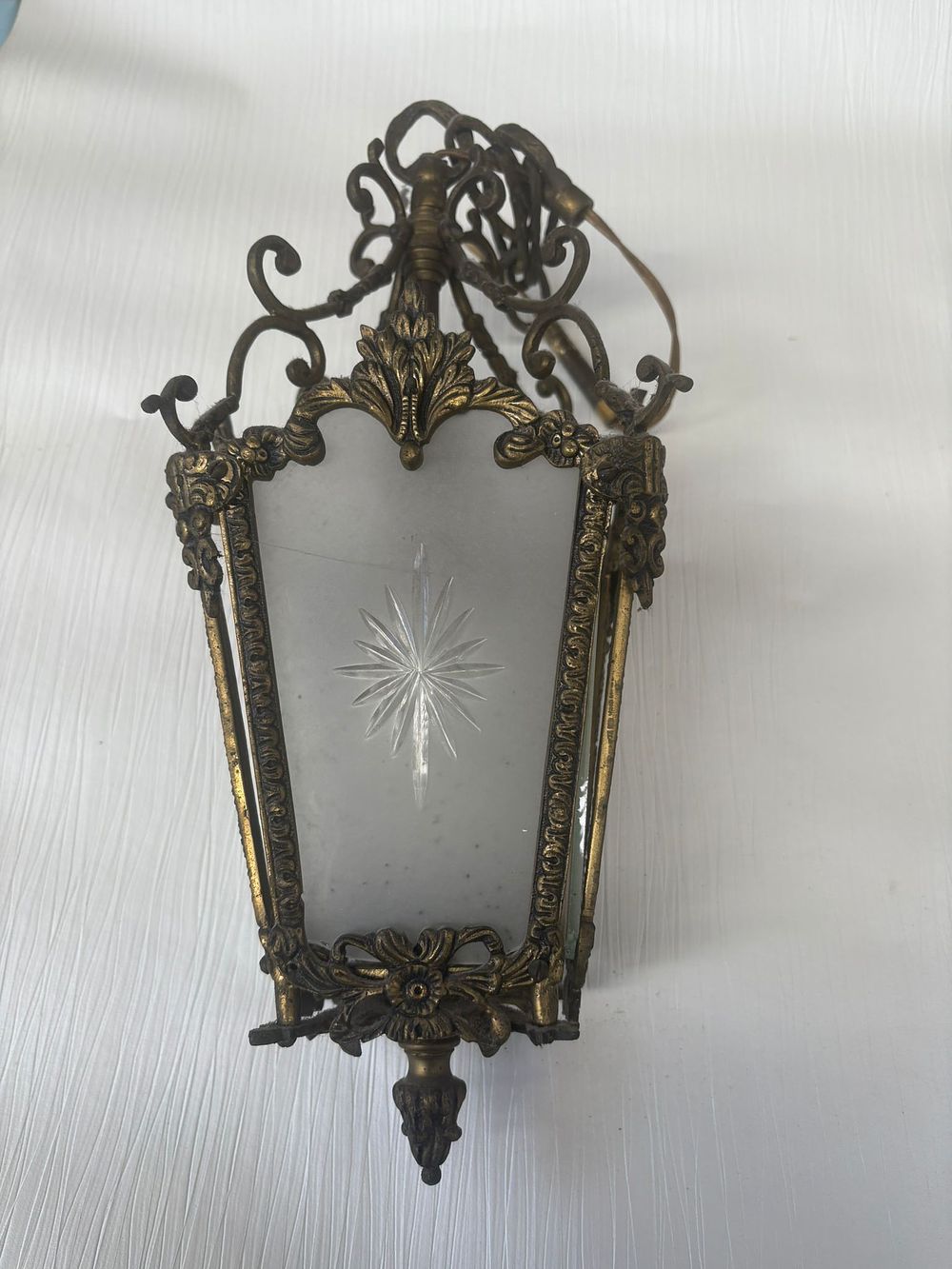 Ceiling Lamp. Celining Lamp in metal with glass. Missing one glass. Signs of use.