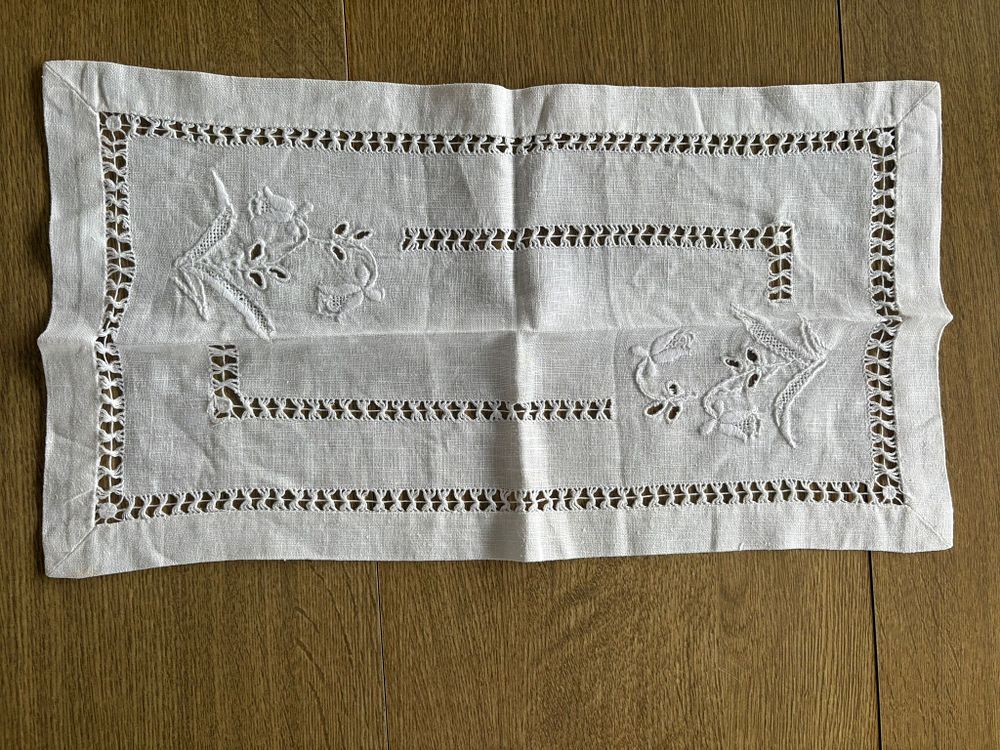 Embridered Linen Napkin. Embroidered linen napkin. Signs of use.