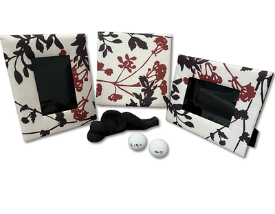 Decorative Items . Set consisting of 2 units of natural silk photo frames 10*15cm, 1 unit of 