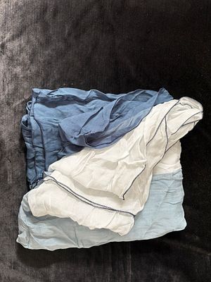 Long Scarf. Long scarf in polyester. Signs of use.