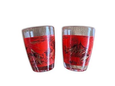 Set of Cups. Set of 8 Asian-patterned glass cups. Antique, French antiques. Signs of use.